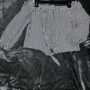 Long sleeve plaid crop top